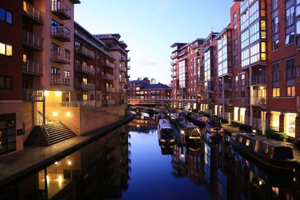 Entire Flat, 2 Bedroom & 2 Bathrooms In Birmingham Buitenkant foto