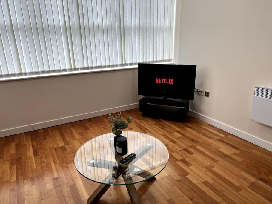Entire Flat, 2 Bedroom & 2 Bathrooms In Birmingham Buitenkant foto